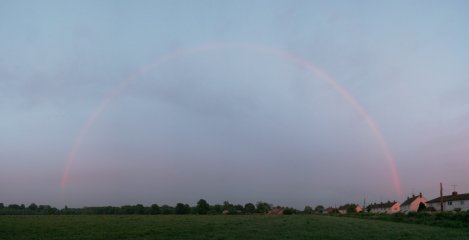 Complete thin red rainbow