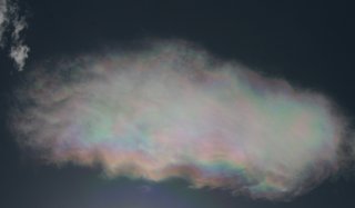 Strongly iridescencent cloud