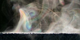 Strongly coloured iridescent mist